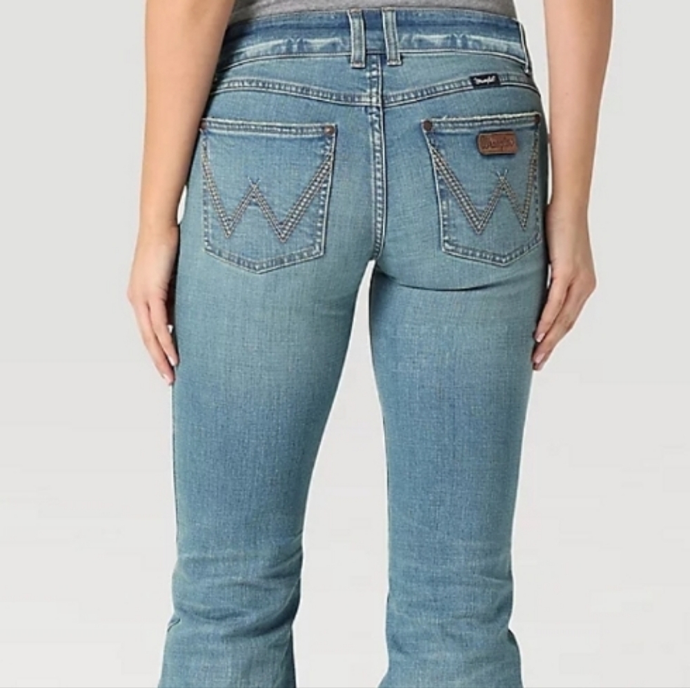 Wrangler Women's Boot Cut Jeans - Light Blue